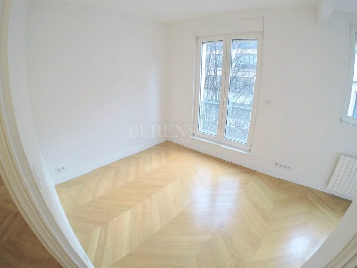 Appartement à louer, 2 pièces - Paris 75008