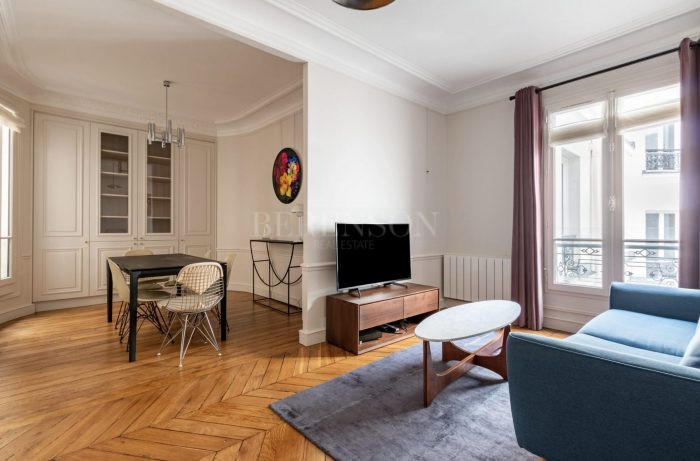 Appartement à louer, 3 pièces - Paris 75008