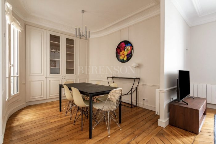Appartement à louer, 3 pièces - Paris 75008