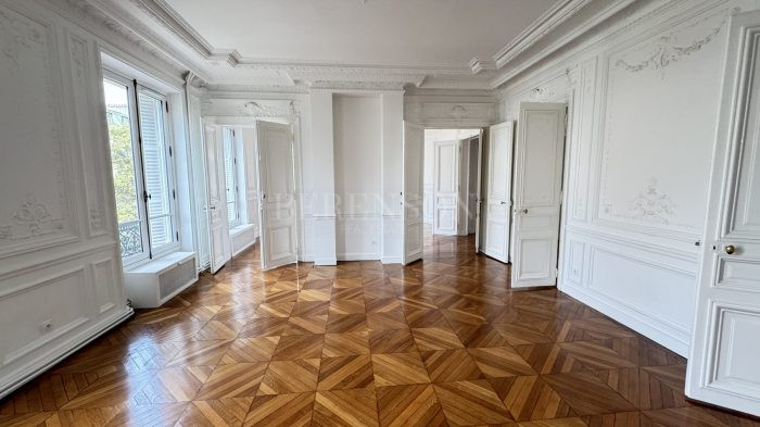 Appartement à louer, 7 pièces - Paris 75008