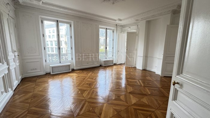 Appartement à louer, 7 pièces - Paris 75008