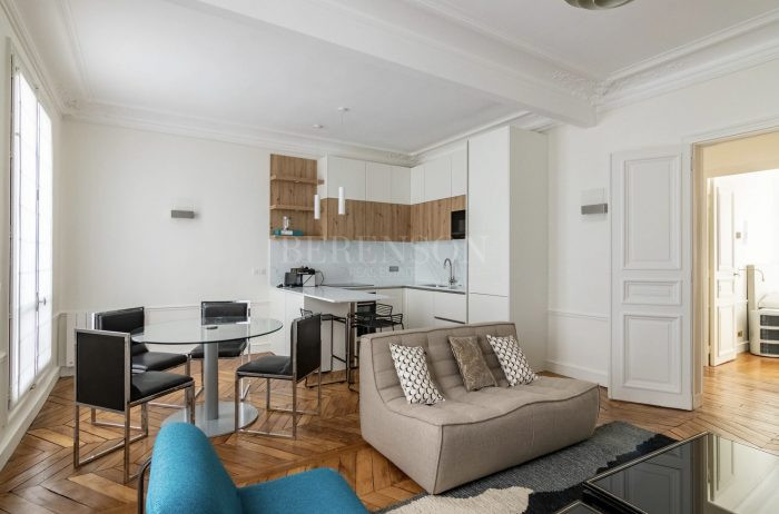 Appartement à louer, 3 pièces - Paris 75008