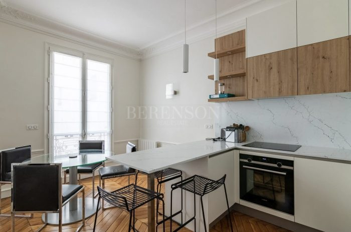 Appartement à louer, 3 pièces - Paris 75008