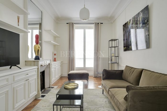 Appartement à louer, 3 pièces - Paris 75008