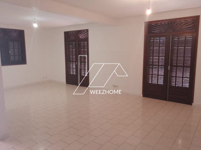 House for sale, 5 rooms - CAYENNE 97300