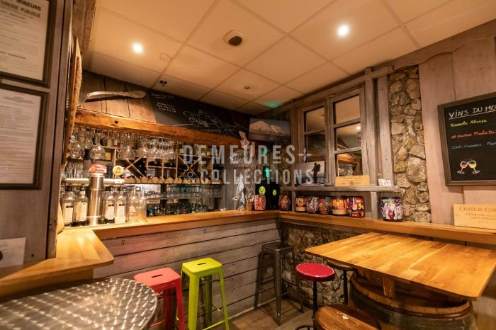 Restaurant, bar à vendre, 75 m² 50 places - La Plagne Tarentaise 73210