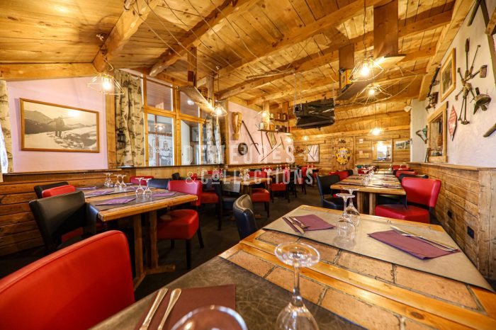 Restaurant, bar à vendre, 170 m² 76 places - La Plagne Tarentaise 73210