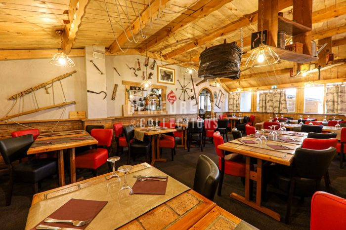 Restaurant, bar à vendre, 170 m² 76 places - La Plagne Tarentaise 73210