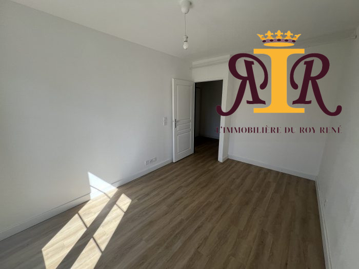 Appartement à vendre, 3 pièces - Châteauneuf-le-Rouge 13790