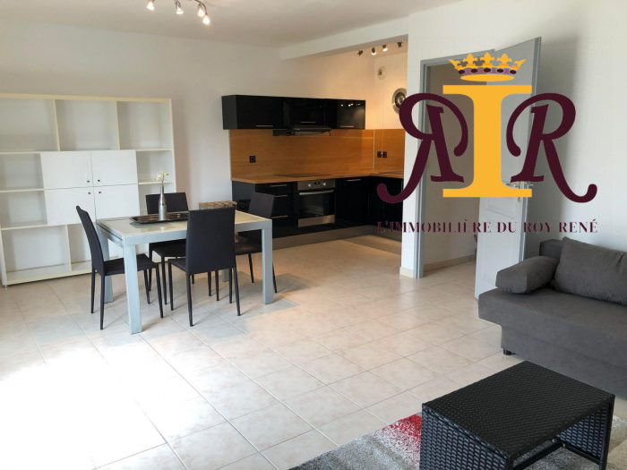 Appartement à louer, 3 pièces - Arles 13200