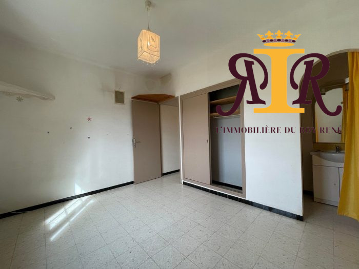 Appartement à vendre, 3 pièces - Saint-Étienne-du-Grès 13103