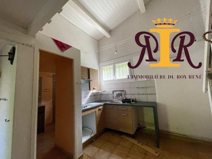 Appartement à vendre, 2 pièces - Saint-Étienne-du-Grès 13103