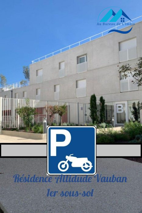 Place de parking, stationnement pour moto / scooter