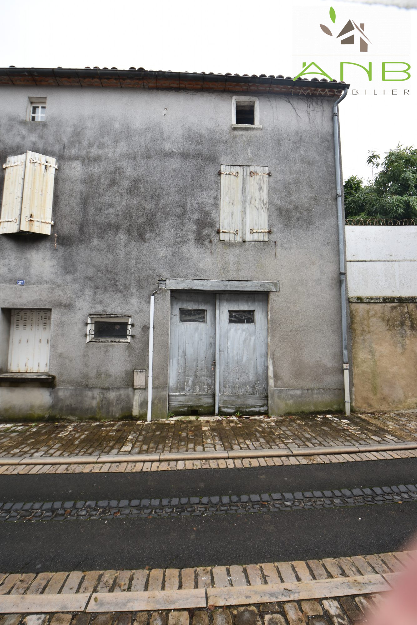 Vente Garage/Parking MONTBRON 16220 Charente FRANCE