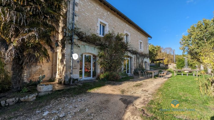 Maison ancienne à vendre, 20 pièces - Angoulême 16000