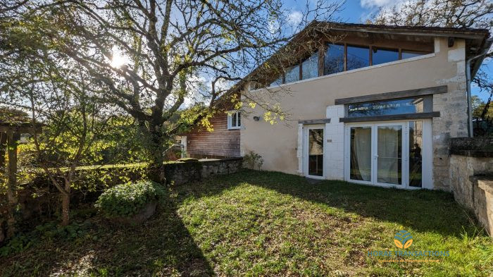 Maison ancienne à vendre, 20 pièces - Angoulême 16000