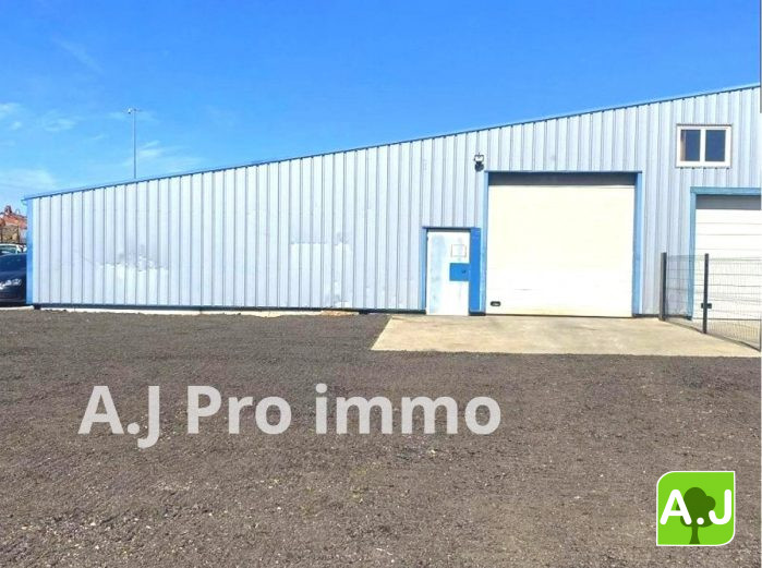 Local commercial à louer, 280 m² - Anet 28260