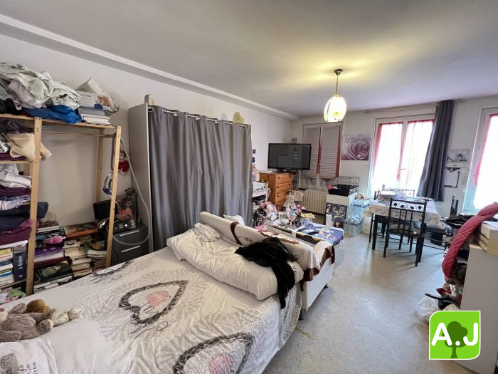 Studio à vendre, 1 pièce - Ivry-la-Bataille 27540