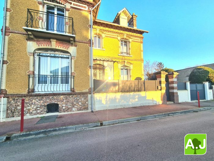 Maison bourgeoise à vendre, 9 pièces - Ézy-sur-Eure 27530