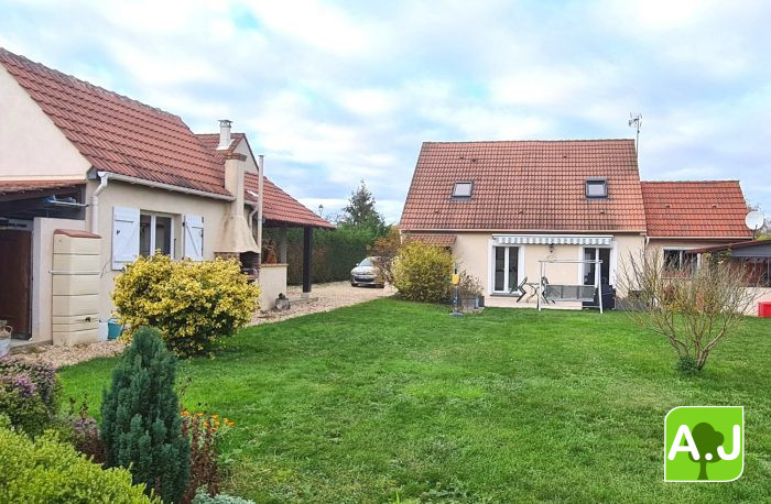 Maison traditionnelle à vendre, 7 pièces - Anet 28260