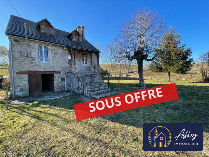 Maison traditionnelle à vendre, 3 pièces - Menet 15400