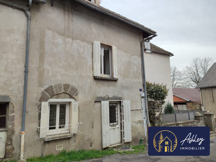 Maison ancienne à vendre, 5 pièces - Mauriac 15200