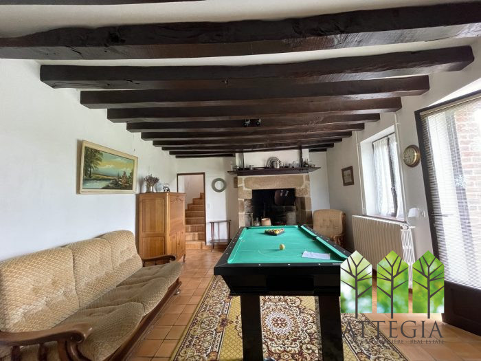 Old house for sale, 6 rooms - Bonnat 23220