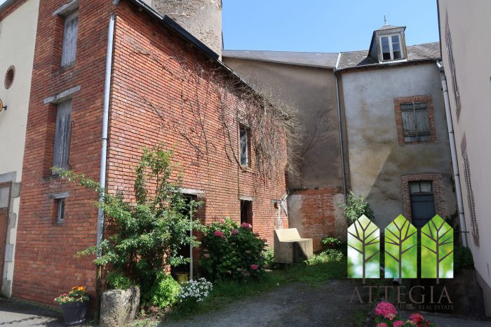 Maison mitoyenne 2 côtés à vendre, 14 pièces - Bétête 23270