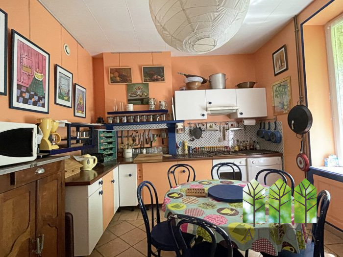 Old house for sale, 9 rooms - Bonnat 23220