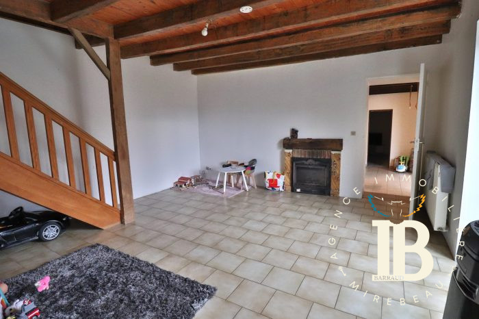 Old house for sale, 6 rooms - Cuhon 86110