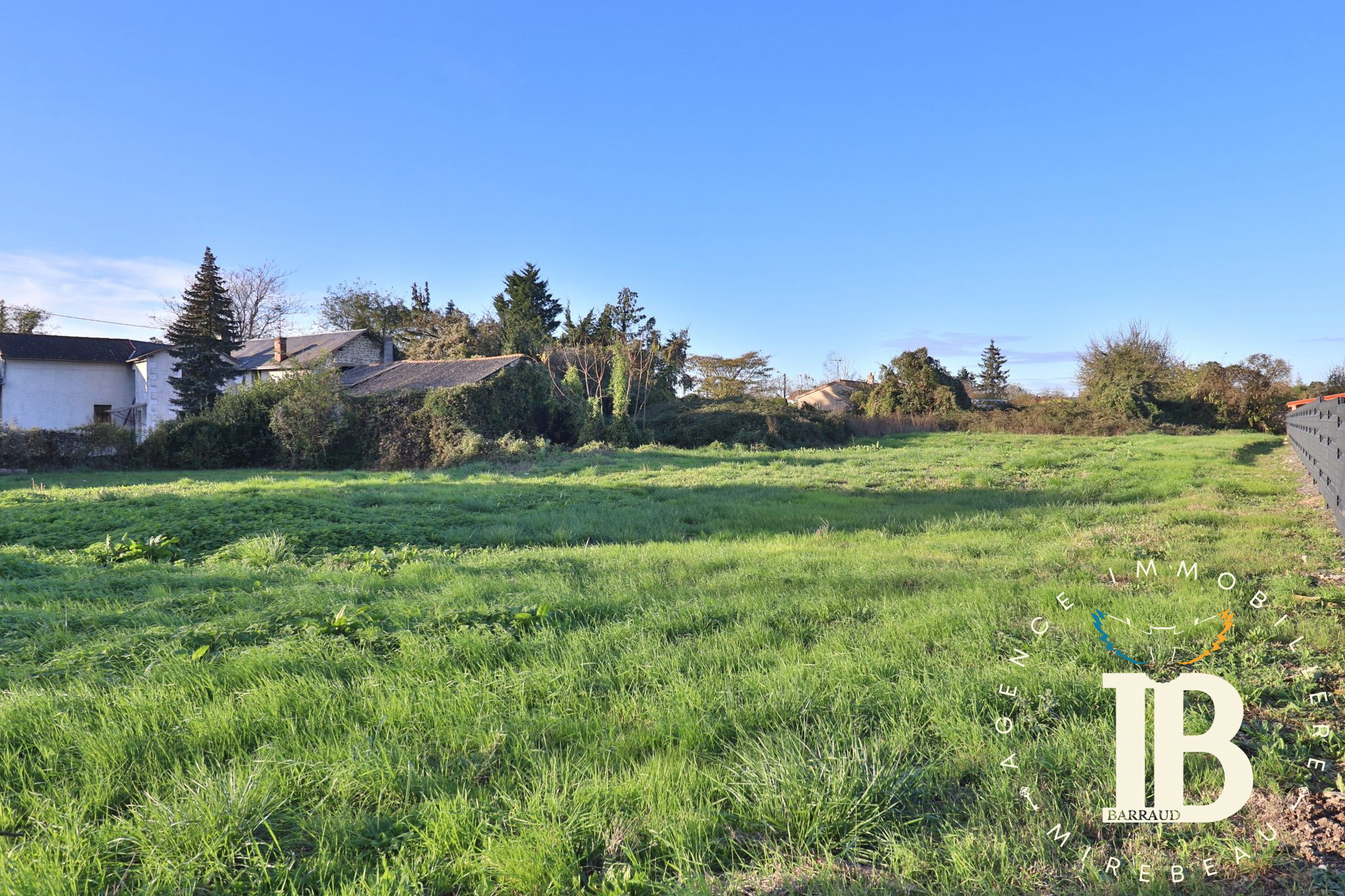 Vente Terrain MIREBEAU 86110 Vienne FRANCE