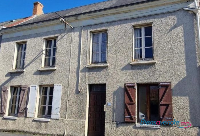 Maison ancienne à vendre, 6 pièces - Brion-près-Thouet 79290