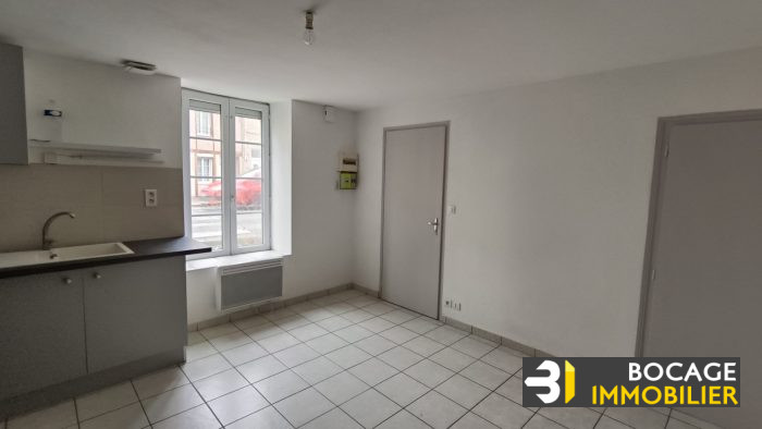 Appartement à louer, 2 pièces - BRESSUIRE 79300