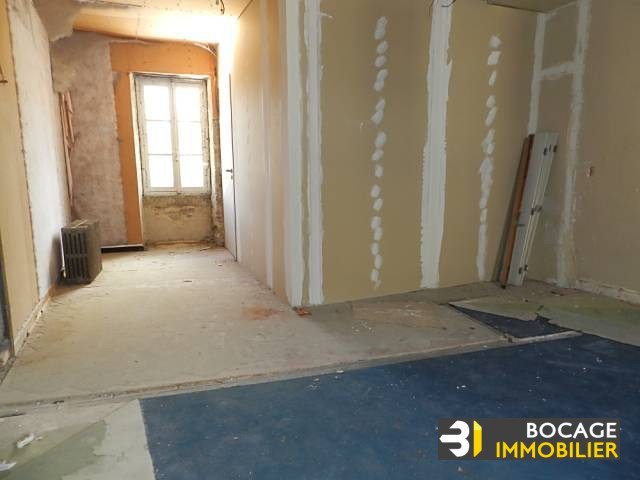 Immeuble à vendre, 116 m² - Bressuire 79300