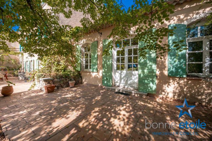 Bastide à vendre, 8 pièces - Saint-Maximin-la-Sainte-Baume 83470