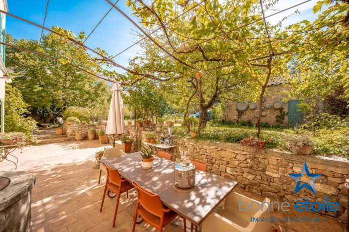 Bastide à vendre, 8 pièces - Saint-Maximin-la-Sainte-Baume 83470