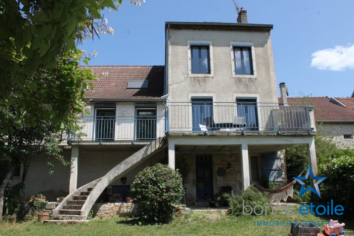Maison traditionnelle à vendre, 7 pièces - Luzy-sur-Marne 52000