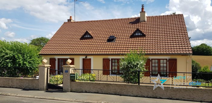 Maison traditionnelle à vendre, 8 pièces - Saint-Longis 72600
