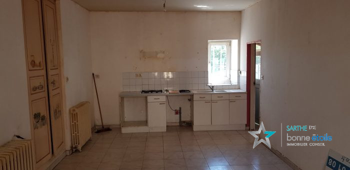 Maison mitoyenne 2 côtés à vendre, 4 pièces - Courgains 72260