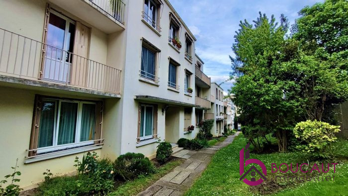 Appartement à louer, 2 pièces - Le Plessis-Robinson 92350