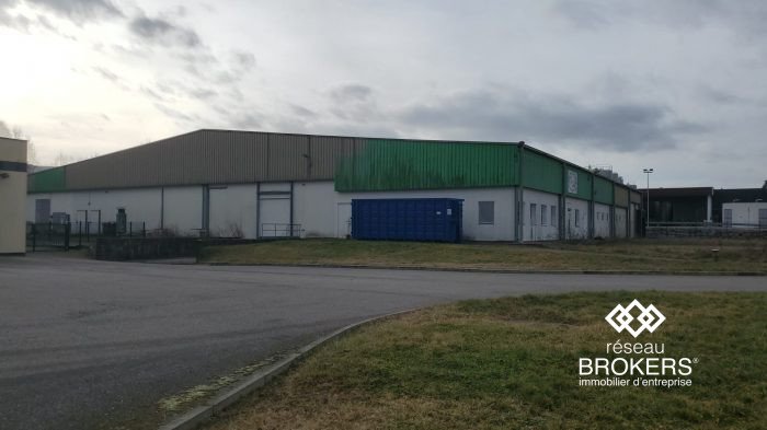 À vendre : Local industriel / entrepôt à Belley - 1600m²