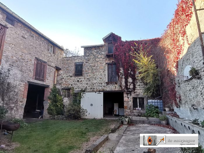 Maison ancienne à vendre, 7 pièces - Montaigut 63700