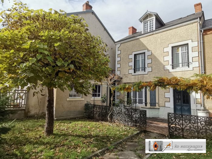 Semi-detached house 2 sides for sale, 5 rooms - Roche-d'Agoux 63330