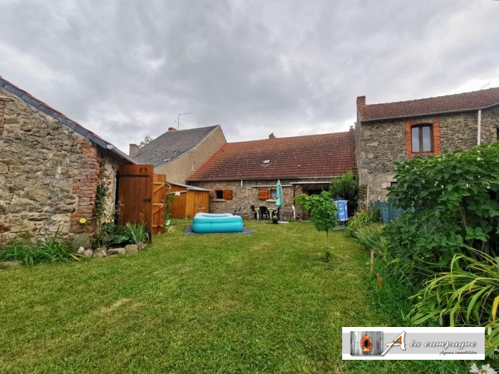 Maison mitoyenne 2 côtés à vendre, 5 pièces - La Petite-Marche 03420