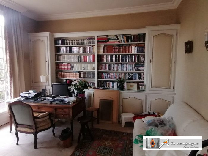 Bourgeois house for sale, 11 rooms - Pionsat 63330