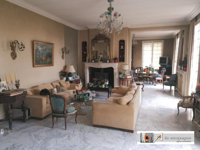 Bourgeois house for sale, 11 rooms - Pionsat 63330