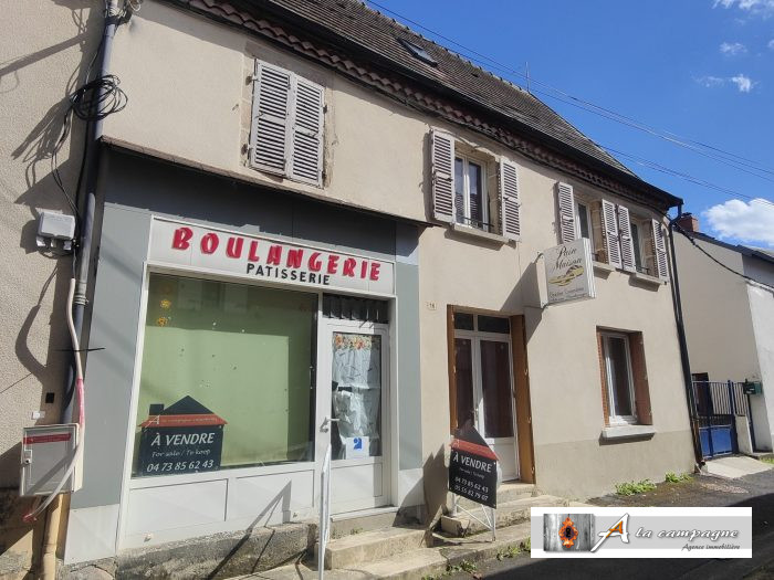 Maison mitoyenne 2 côtés à vendre, 10 pièces - Pionsat 63330