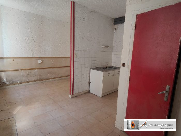 Maison mitoyenne 1 côté à vendre, 5 pièces - Montaigut 63700