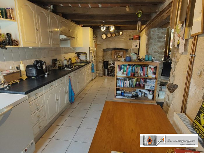 Old house for sale, 4 rooms - Virlet 63330