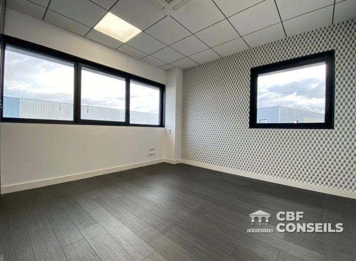 Bureau à louer, 99 m² - Clermont-Ferrand 63000